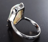 Серебряное кольцо с кристаллическим эфиопским опалом 4,99 карата, родолитами и сапфирами