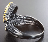 Серебряное кольцо cо звездчатым сапфиром и перидотами Серебро 925