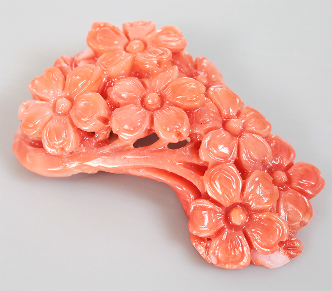 Резной solid коралл 13,94 карата