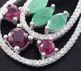 Изысканные серебряные серьги с изумрудами и рубинами