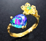 Золотое кольцо с ограненным черным опалом 1,73 карата, уральским изумрудом и бриллиантами