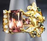 Золотое кольцо с редким зултанитом 2,54 карата, гранатами с александритовым эффектом и бриллиантами Золото