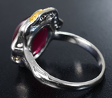 Серебряное кольцо с рубином 14,2 карата и синими сапфирами Серебро 925