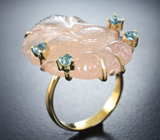 Золотое кольцо с резным морганитом 22,05 карата и аквамаринами Золото