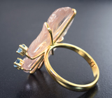 Золотое кольцо с резным морганитом 22,05 карата и аквамаринами Золото
