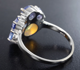 Чудесное серебряное кольцо с кристаллическим эфиопским опалом и танзанитами Серебро 925