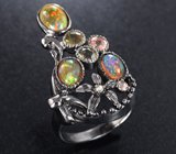 Серебряное кольцо с кристаллическими эфиопскими опалами, разноцветными турмалинами и бесцветным топазом Серебро 925