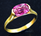 Золотое кольцо с неоново-розовым турмалином 1,29 карата
