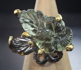 Серебряное кольцо с резным зеленым аметистом 23+ карат, голубыми топазами и родолитами Серебро 925