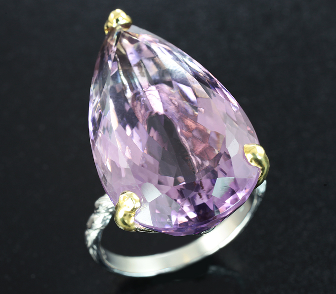 Серебряное кольцо с аметистом 16,78 карата