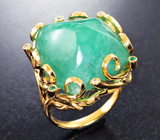 Золотое кольцо с уникальным кабошоном уральского изумруда «Гора» 31,25 карата и бриллиантами Золото