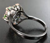 Серебряное кольцо с кристаллическим эфиопским опалом и турмалинами