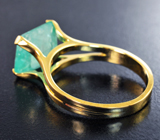 Золотое кольцо с уральским изумрудом редкого оттенка 3,98 карата Золото
