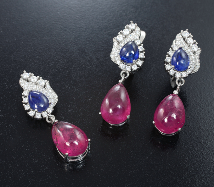 Великолепный серебряный комплект с рубинами и синими сапфирами