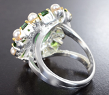 Серебряное кольцо с мятно-зеленым авантюрином, диопсидами и жемчугом Серебро 925