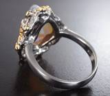 Серебряное кольцо с кристаллическим эфиопским опалом 6,06 карата, диопсидом и золотистыми сапфирами