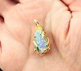 Золотой кулон с ярчайшим кристаллическим эфиопским опалом 7,28 карата Золото