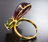 Золотое кольцо с насыщенно-вишневым рубеллитом 11,81 карата и резными неоново-зелеными турмалинами 4,87 карата Золото