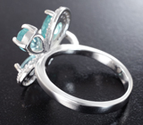 Прелестное серебряное кольцо с «неоновыми» апатитами