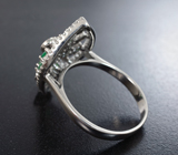 Оригинальное серебряное кольцо с изумрудами