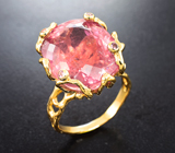 Золотое кольцо с крупным турмалином редкого оттенка 22,66 карата и бриллиантами