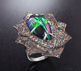 Серебряное кольцо с кристаллическим черным опалом 8,26 карата и разноцветными сапфирами бриллиантовой огранки Серебро 925