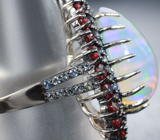 Серебряное кольцо с кристаллическим эфиопским опалом 10,82 карата, красными и васильковыми сапфирами бриллиантовой огранки Серебро 925