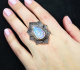 Серебряное кольцо с кристаллическим эфиопским опалом 9,87 карата и синими сапфирами бриллиантовой огранки Серебро 925
