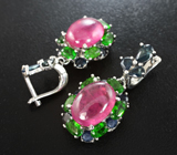 Серебряные серьги с рубинами, диопсидами и синими сапфирами Серебро 925