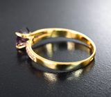 Золотое кольцо cо шпинелью 1,34 карата и розовыми сапфирами Золото