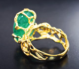 Золотое кольцо с крупным кабошоном уральского изумруда высоких характеристик 12,72 карата и бриллиантами Золото