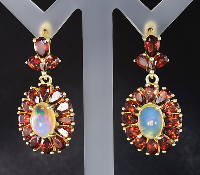 Серебряные серьги с кристаллическим эфиопскими опалами и альмандинами гранатами