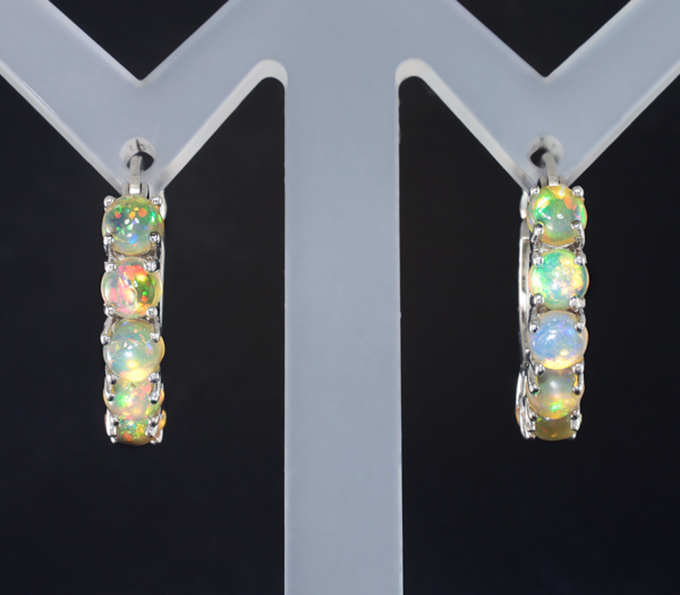 Стильные серебряные серьги с кристаллическими эфиопскими опалами