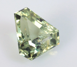 Зеленый сапфир авторской огранки 1,04 карата 