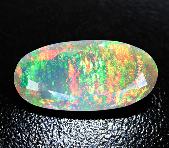 Ограненный эфиопский опал 5,42 карата