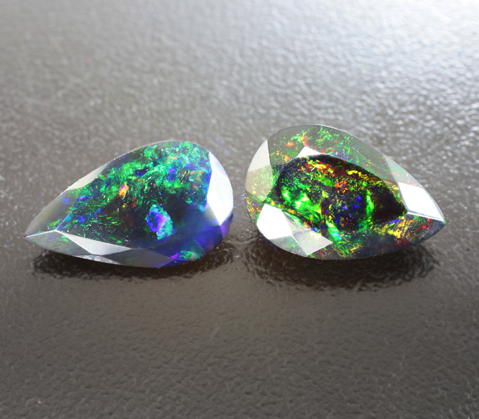 Пара ограненных черных опалов 5,13 карата