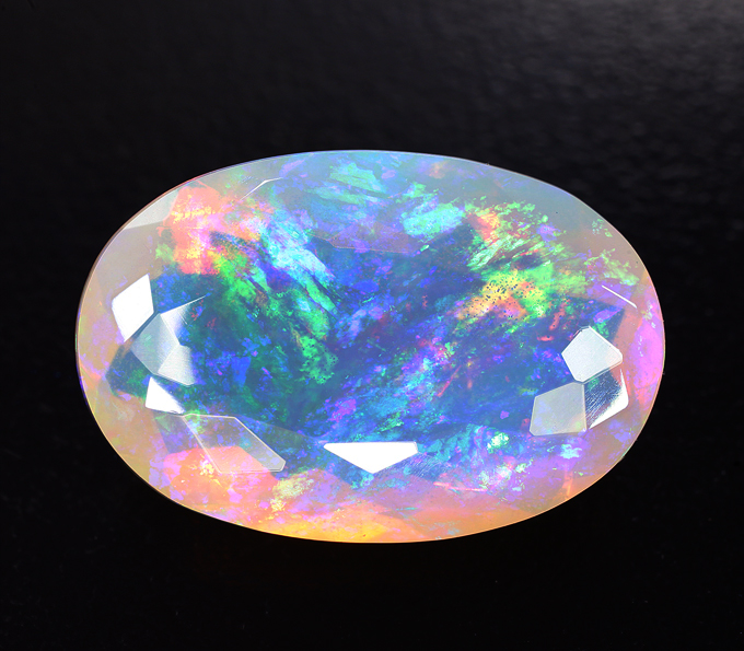 Ограненный эфиопский опал 8,45 карата