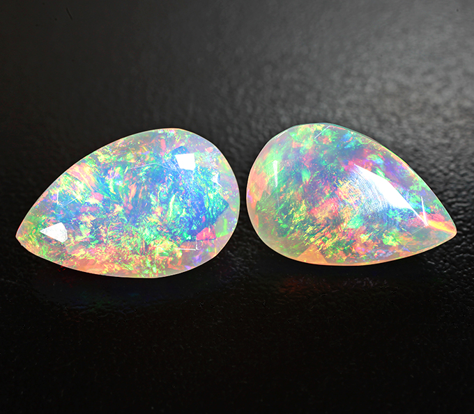 Пара ограненных эфиопских опалов 10,51 карата