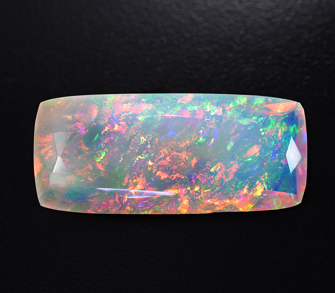 Ограненный эфиопский опал 16,37 карата