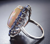 Серебряное кольцо с кристаллическим эфиопским опалом 9,51 карата, кианитами и сапфирами бриллиантовой огранки Серебро 925