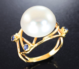 Золотое кольцо с жемчужиной 12,63 карата и синими сапфирами