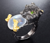 Серебряное кольцо с лунным камнем и диопсидами