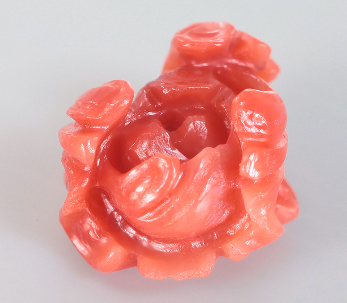 Резной solid коралл 2,51 карата