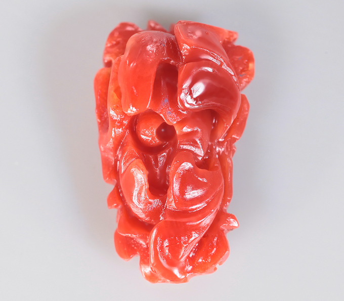 Резной solid коралл 4,5 карата