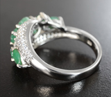 Элегантное серебряное кольцо с изумрудами