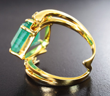 Золотое кольцо с уральским изумрудом авторской огранки 7,01 карата и бриллиантами Золото