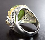 Серебряное кольцо c крупным зеленым сфеном и синими сапфирами Серебро 925