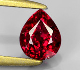 Кольцо с рубином 0,7 карата и бриллиантами Золото