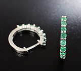 Стильные серебряные серьги с яркими изумрудами Серебро 925