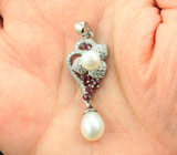 Эффектный серебряный кулон с жемчугом и рубинами Серебро 925